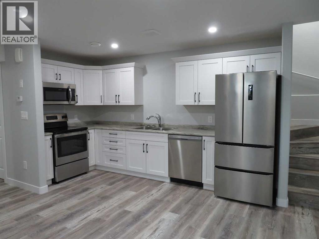 B, 2005 61 Avenue, Lloydminster, Alberta T9V 3R2 - Photo 2 - A2273295