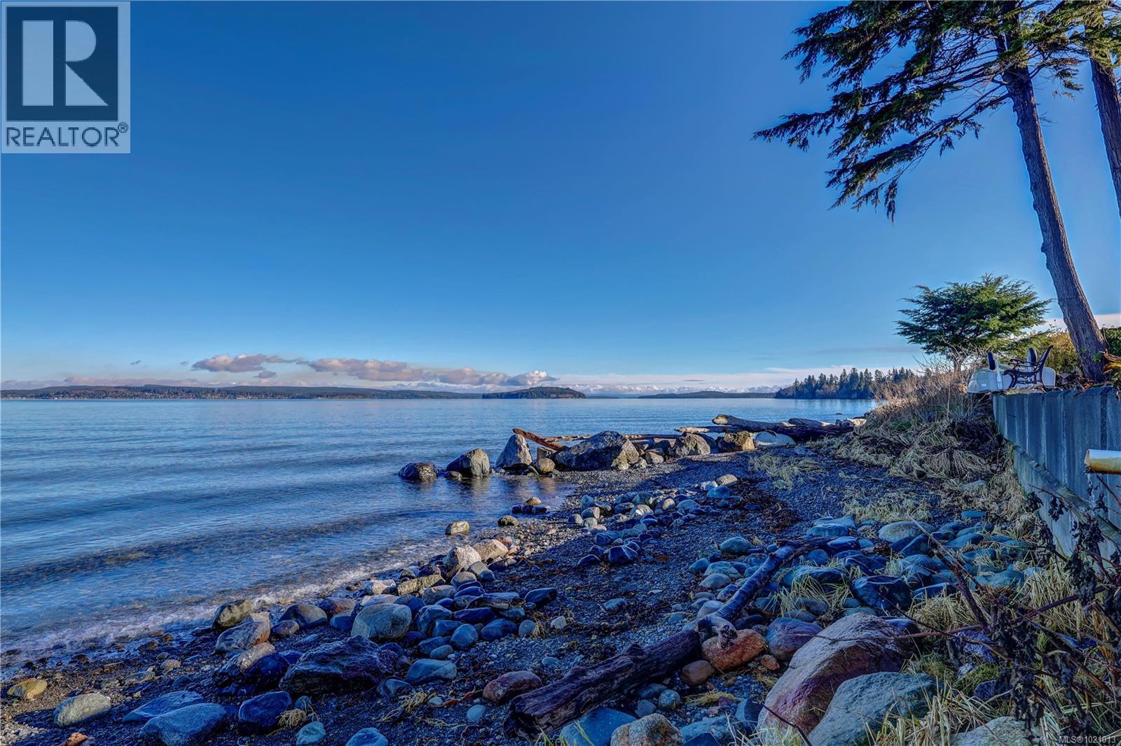 2112 Beach Dr, Port Mcneill, British Columbia V0N 2R0 - Photo 3 - 1021013