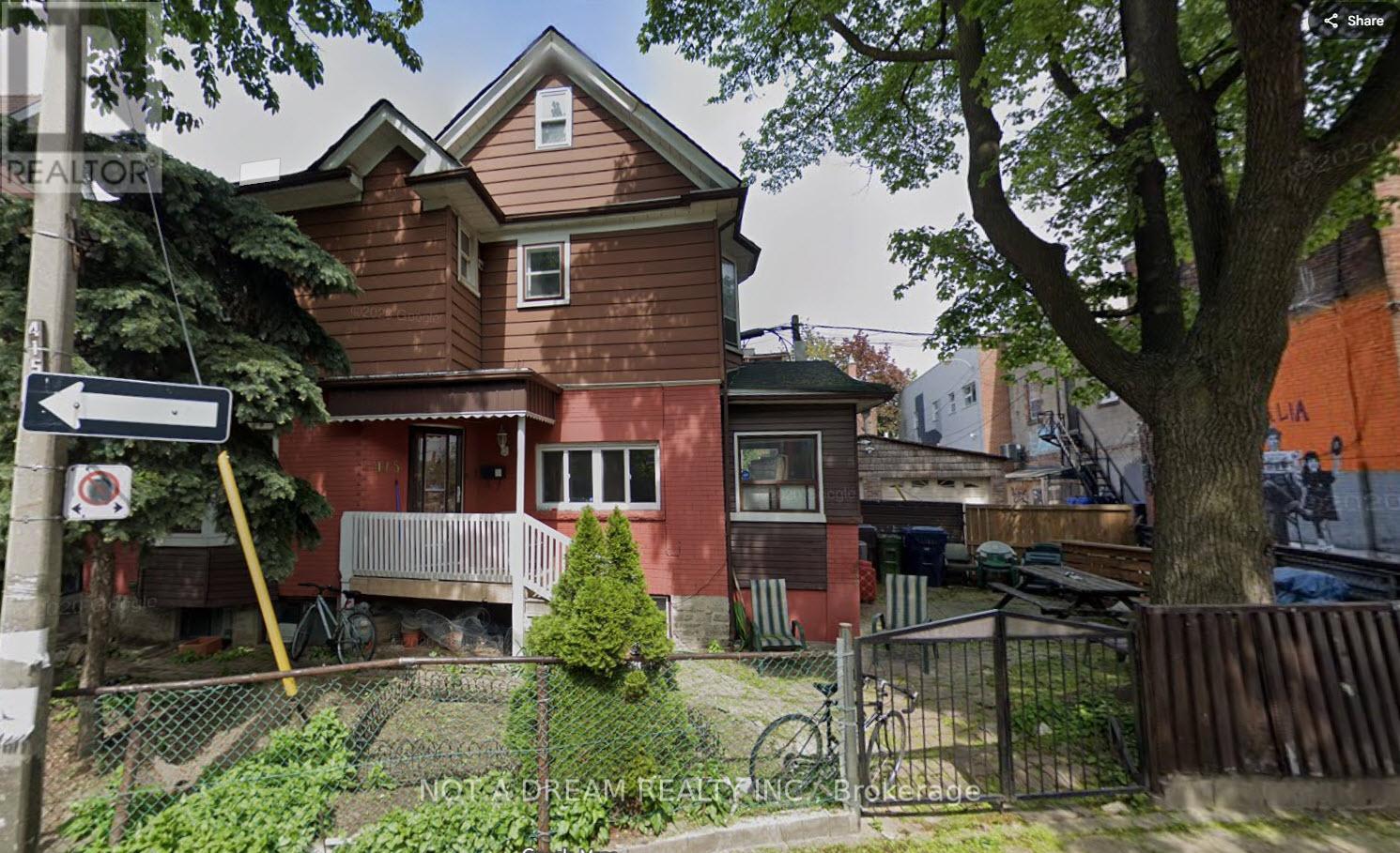 415 Crawford Street, Toronto, Ontario  M6G 3J7 - Photo 2 - C12632408