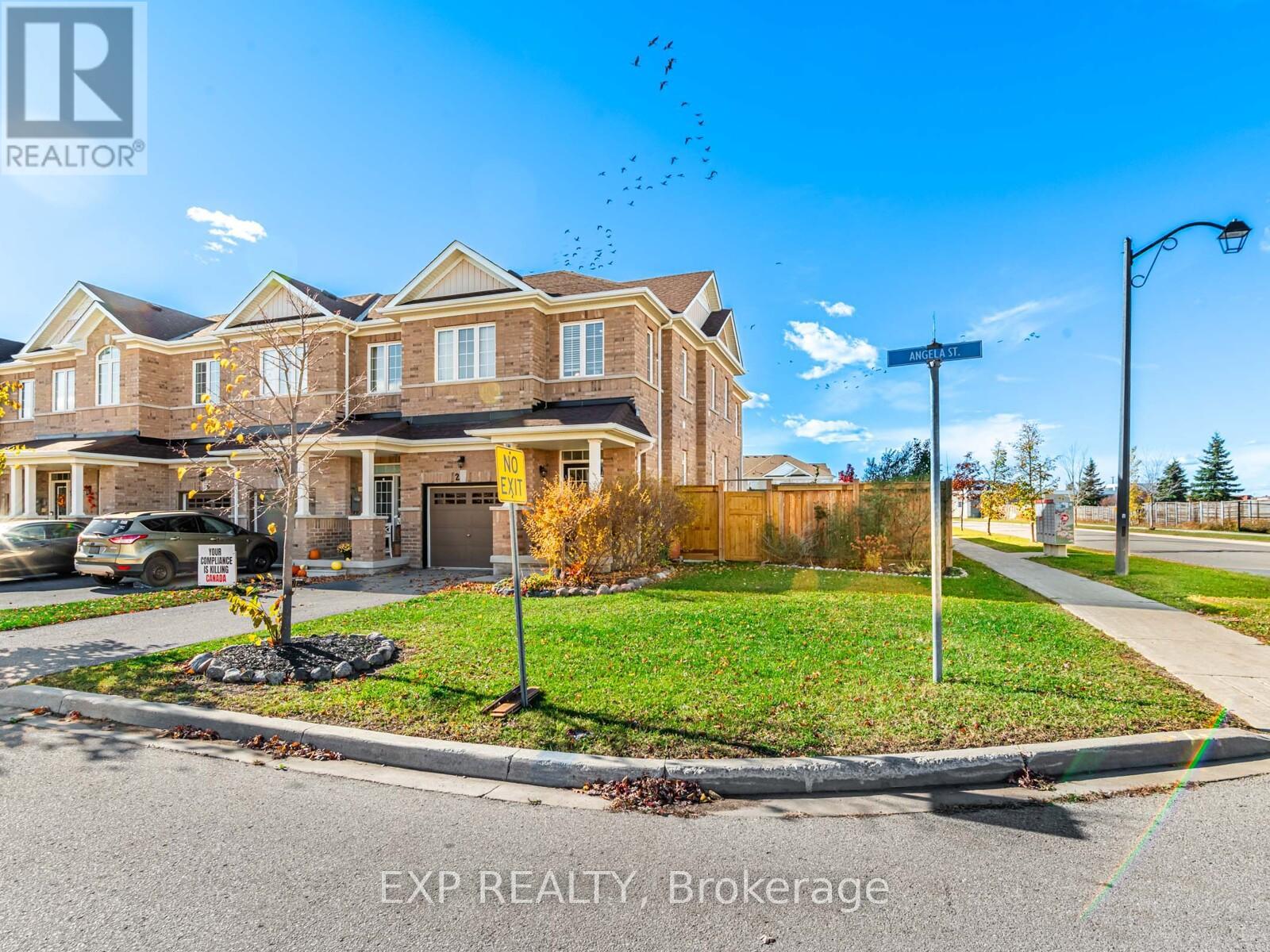 2 Angela Street, Bradford West Gwillimbury, Ontario  L3Z 0A2 - Photo 2 - N12632414