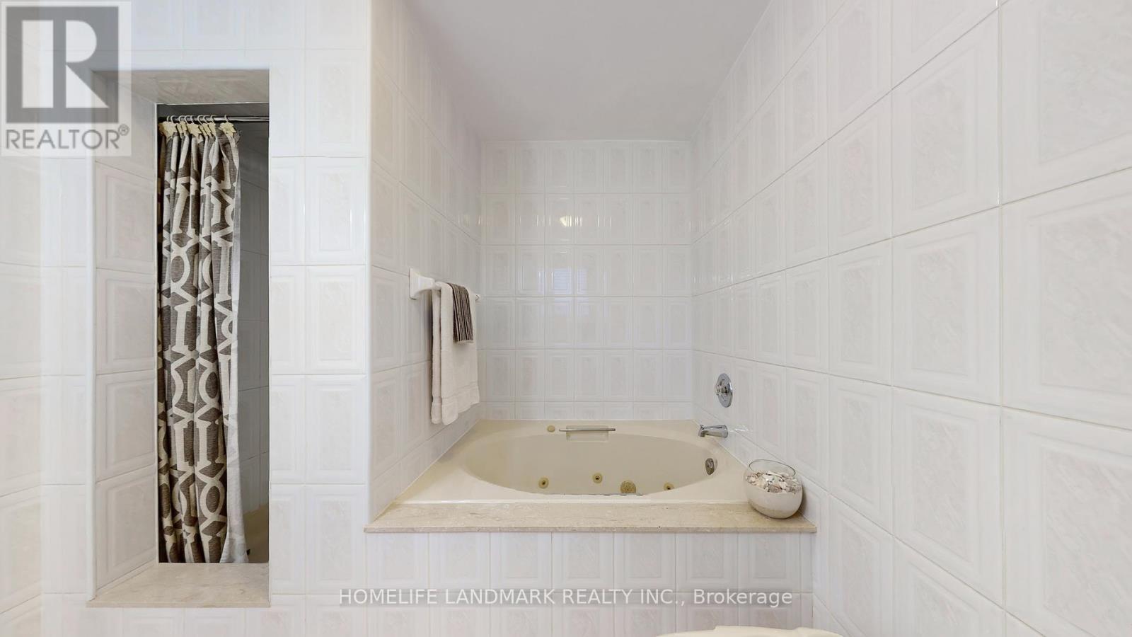 3022 Dalehurst Drive, Mississauga, Ontario  L5N 6M8 - Photo 26 - W12632406