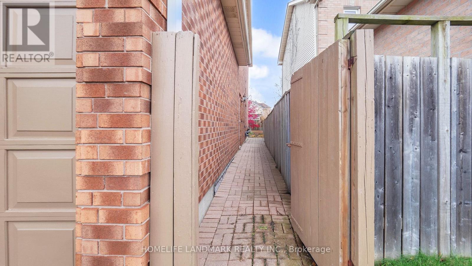 3022 Dalehurst Drive, Mississauga, Ontario  L5N 6M8 - Photo 48 - W12632406