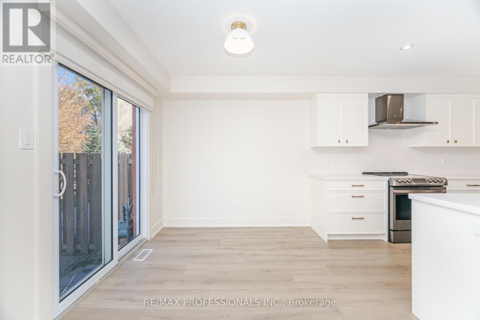 7 - 3115 New Street, Burlington, Ontario  L7N 3T4 - Photo 12 - W12587068