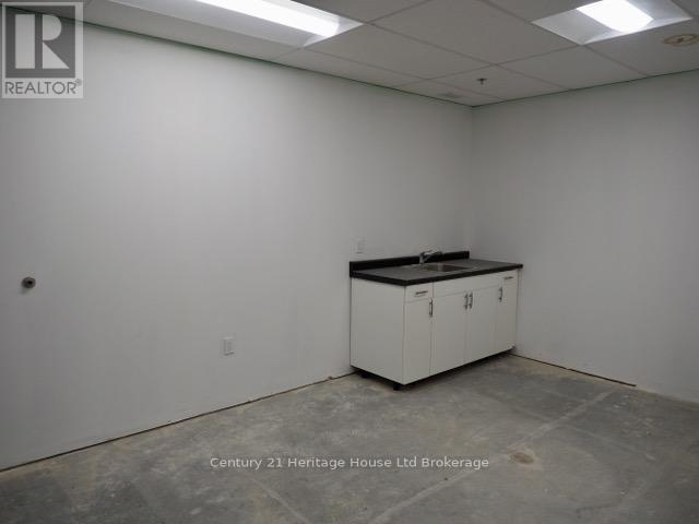 B - 417 Griffin Way, Woodstock, Ontario  N4T 0N2 - Photo 8 - X12268757