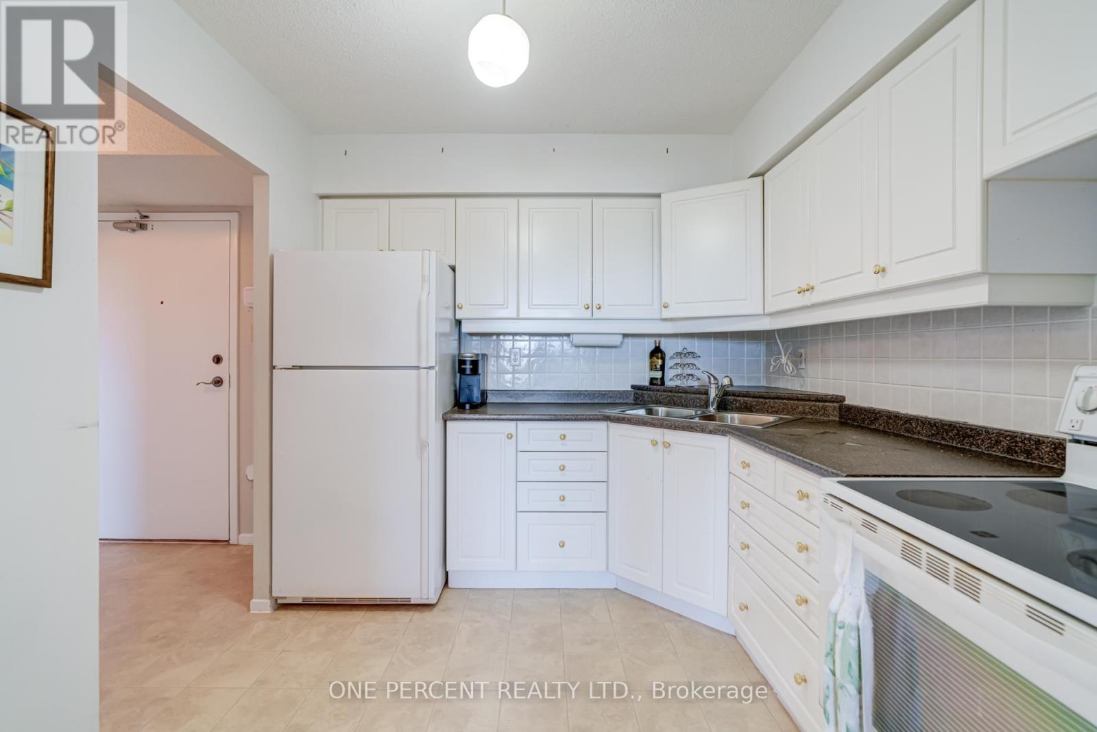 705 - 20 William Roe Boulevard, Newmarket, Ontario L3Y 5V6 - Photo 11 - N12632420