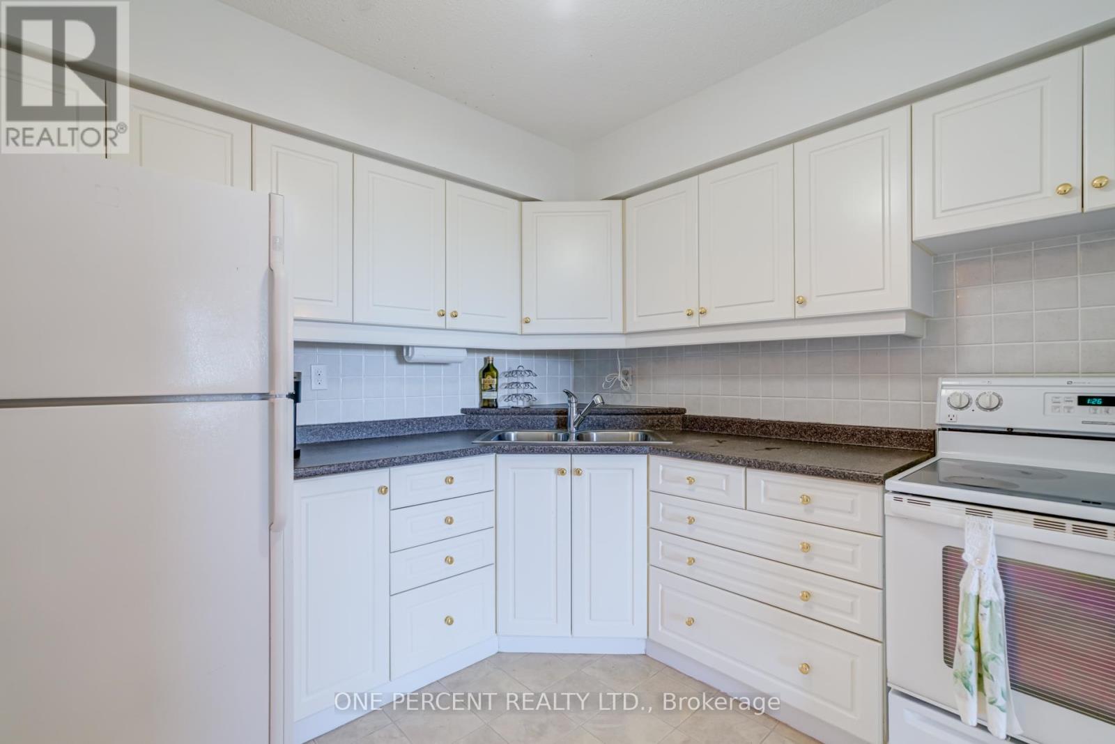 705 - 20 William Roe Boulevard, Newmarket, Ontario L3Y 5V6 - Photo 14 - N12632420