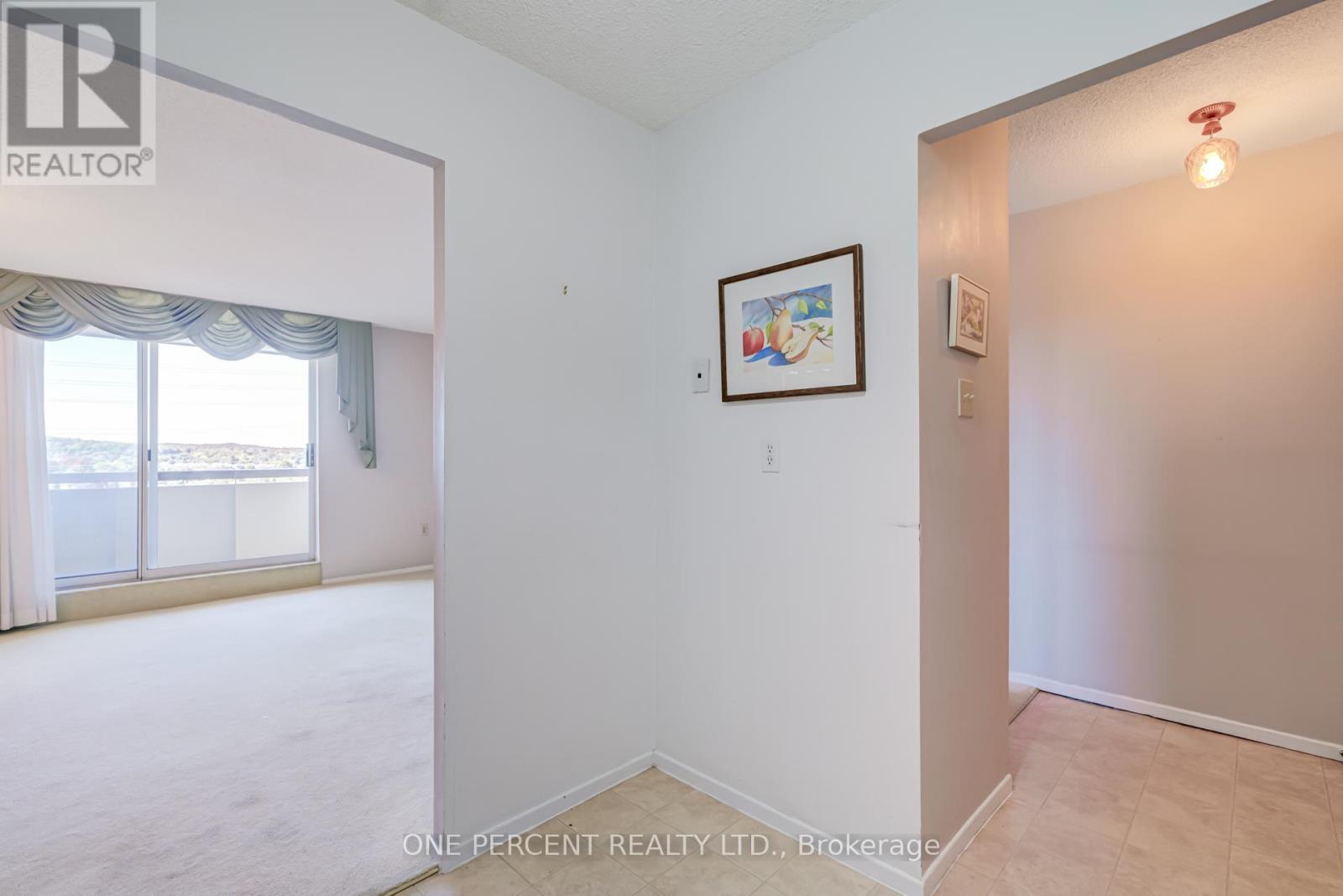 705 - 20 William Roe Boulevard, Newmarket, Ontario L3Y 5V6 - Photo 15 - N12632420