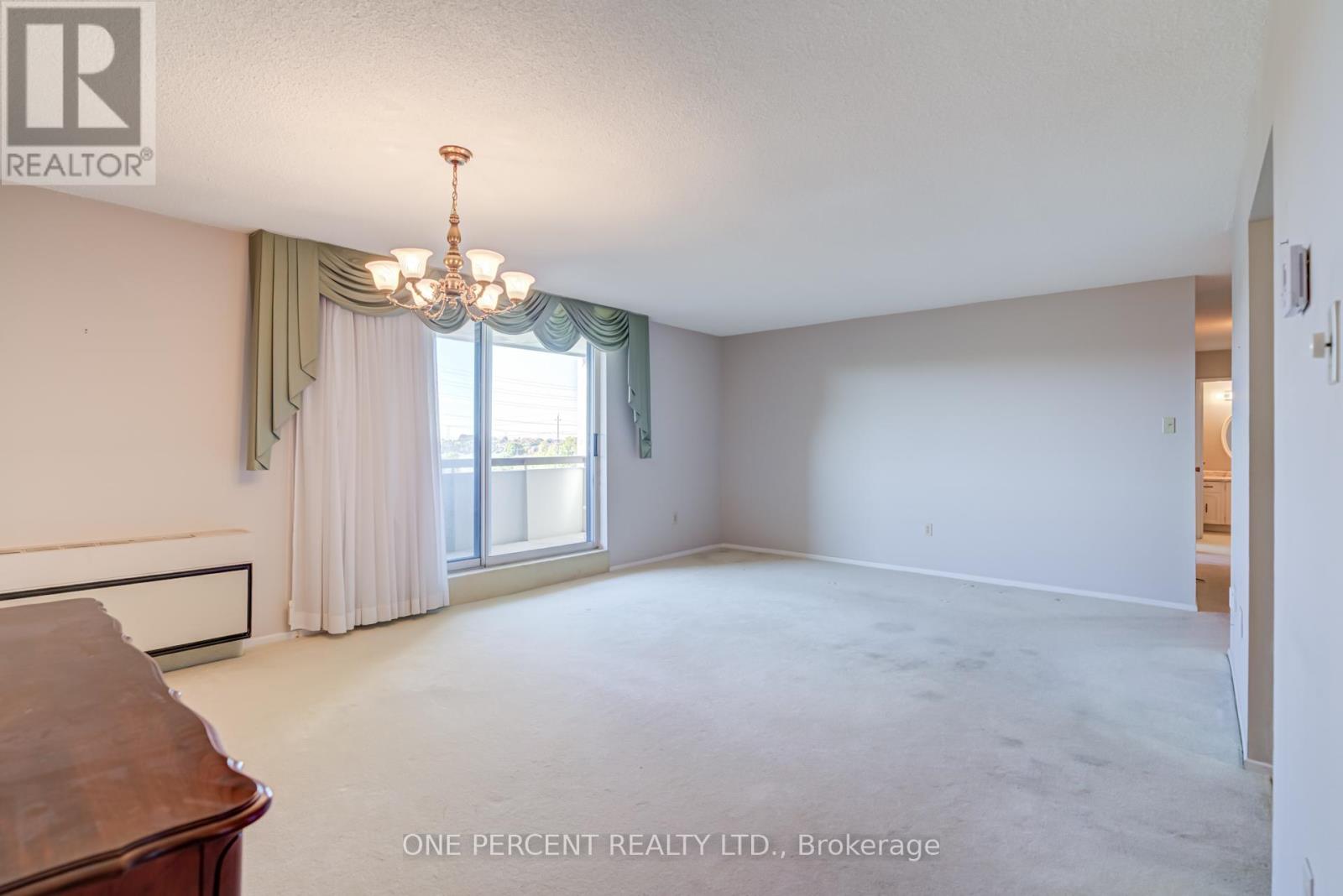 705 - 20 William Roe Boulevard, Newmarket, Ontario L3Y 5V6 - Photo 9 - N12632420