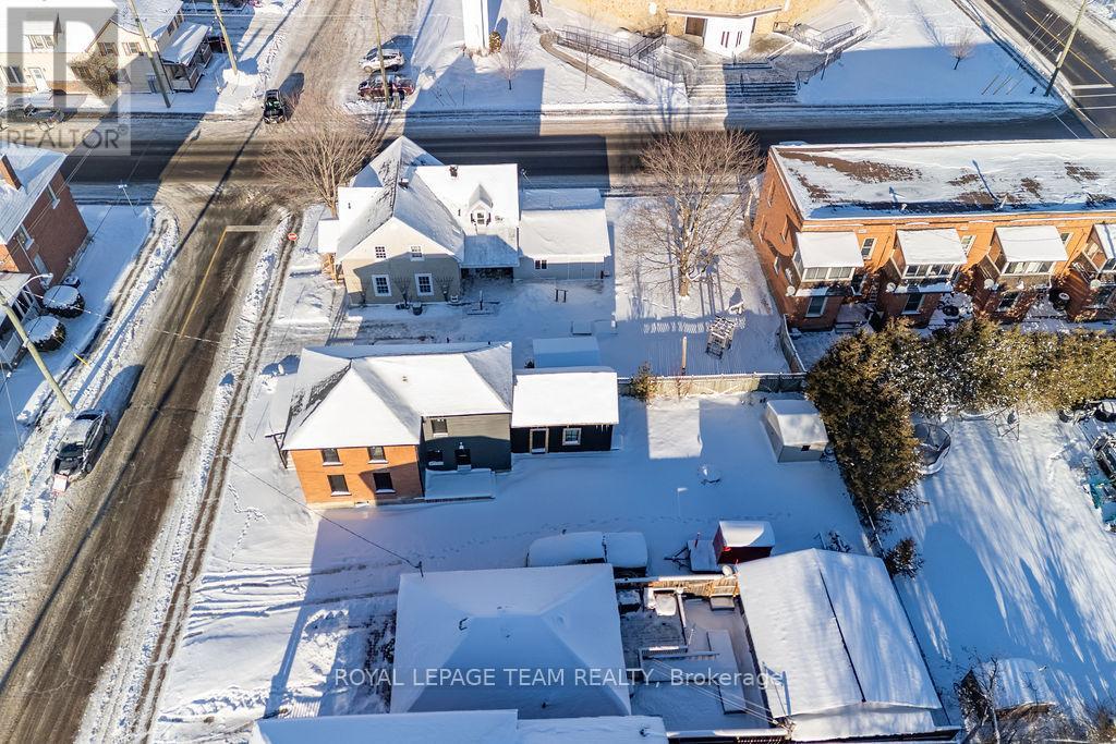 47 Bonnechere Street N, Renfrew, Ontario K7V 1Y8 - Photo 32 - X12399235