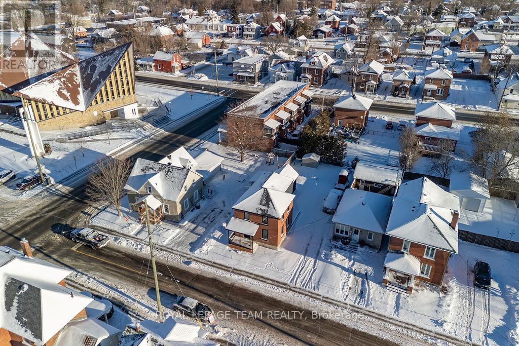 47 Bonnechere Street N, Renfrew, Ontario K7V 1Y8 - Photo 35 - X12399235