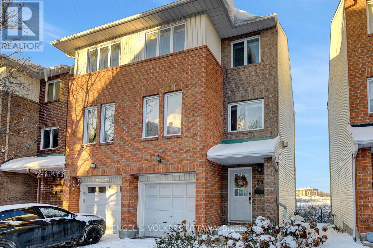 21 Drayton Private, Ottawa, Ontario  K1K 4R1 - Photo 2 - X12632426