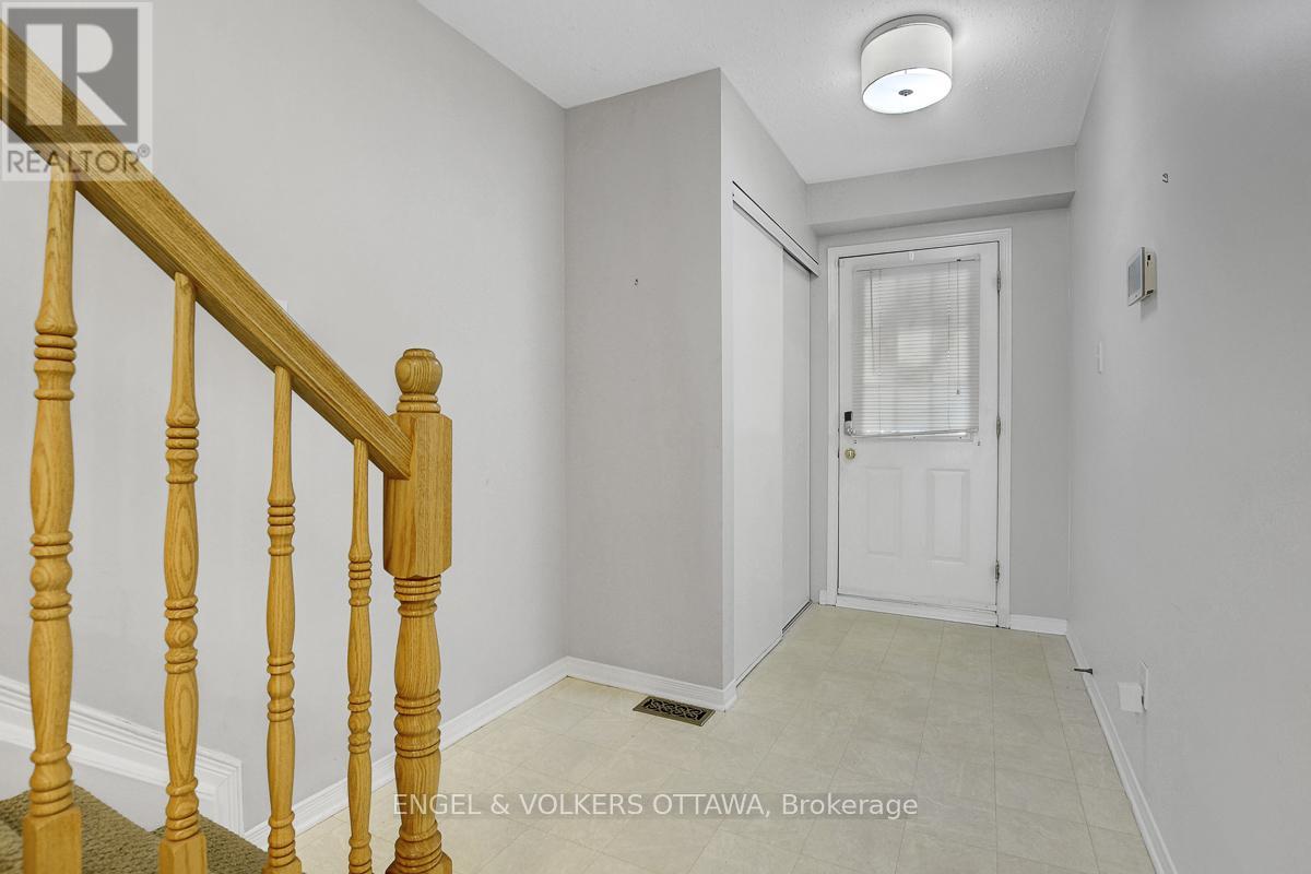 21 Drayton Private, Ottawa, Ontario  K1K 4R1 - Photo 3 - X12632426