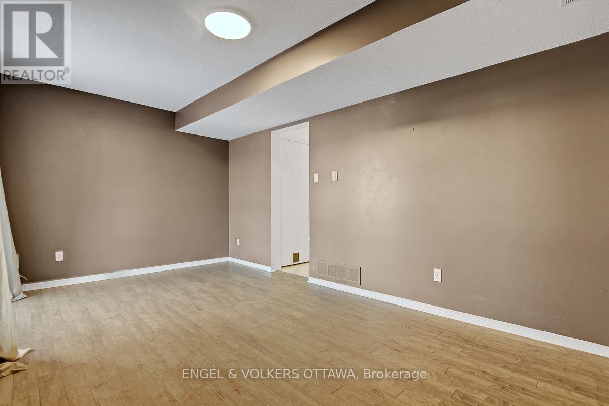 21 Drayton Private, Ottawa, Ontario  K1K 4R1 - Photo 6 - X12632426