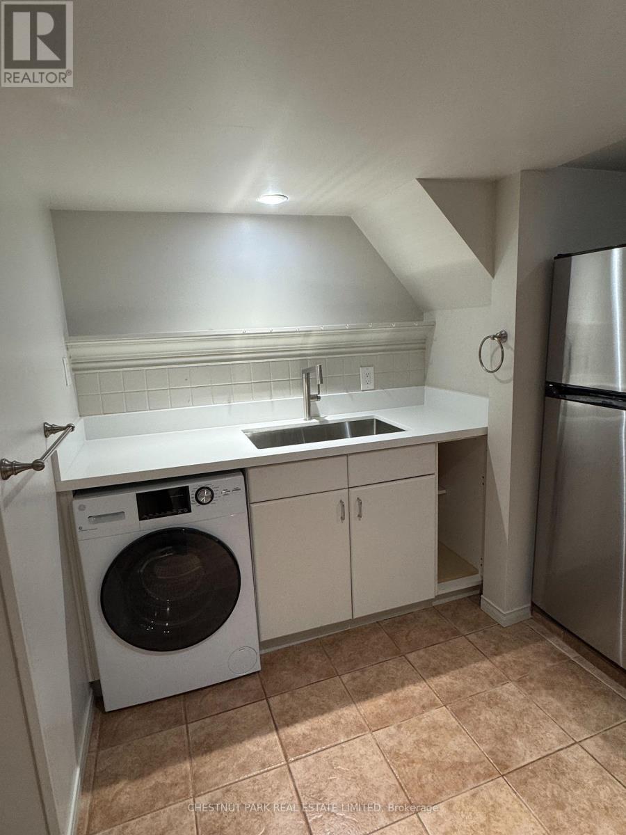 Lower - 91 Coady Avenue, Toronto, Ontario  M4M 2Y9 - Photo 4 - E12517606