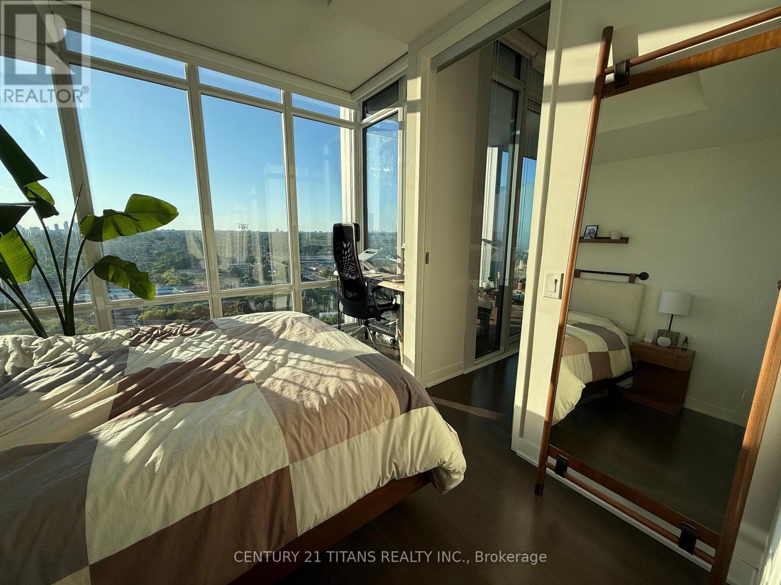 2015 - 88 Park Lawn Road, Toronto, Ontario  M8Y 0B5 - Photo 22 - W12632424