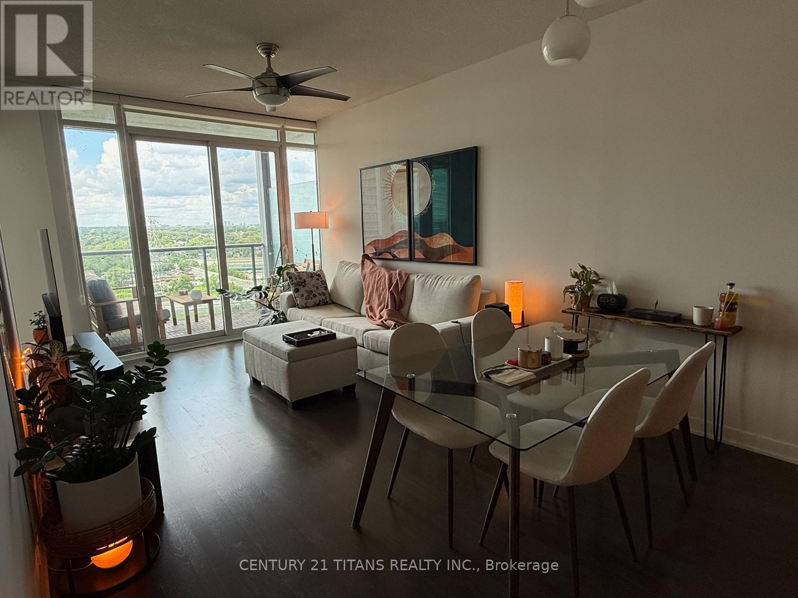 2015 - 88 Park Lawn Road, Toronto, Ontario  M8Y 0B5 - Photo 3 - W12632424