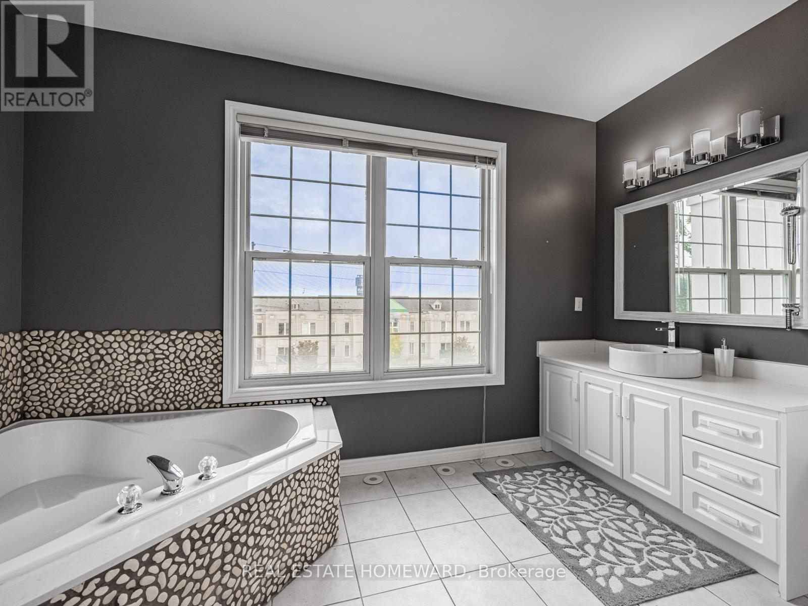 964a The Queensway, Toronto, Ontario  M8Z 1P5 - Photo 20 - W12632432