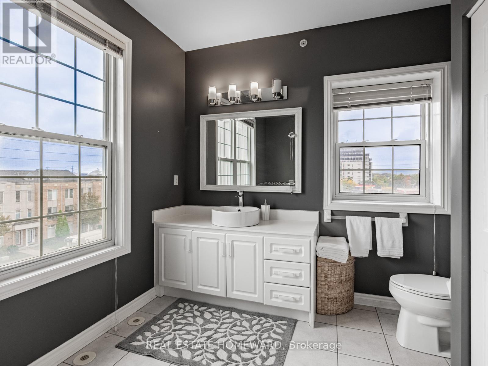 964a The Queensway, Toronto, Ontario  M8Z 1P5 - Photo 21 - W12632432