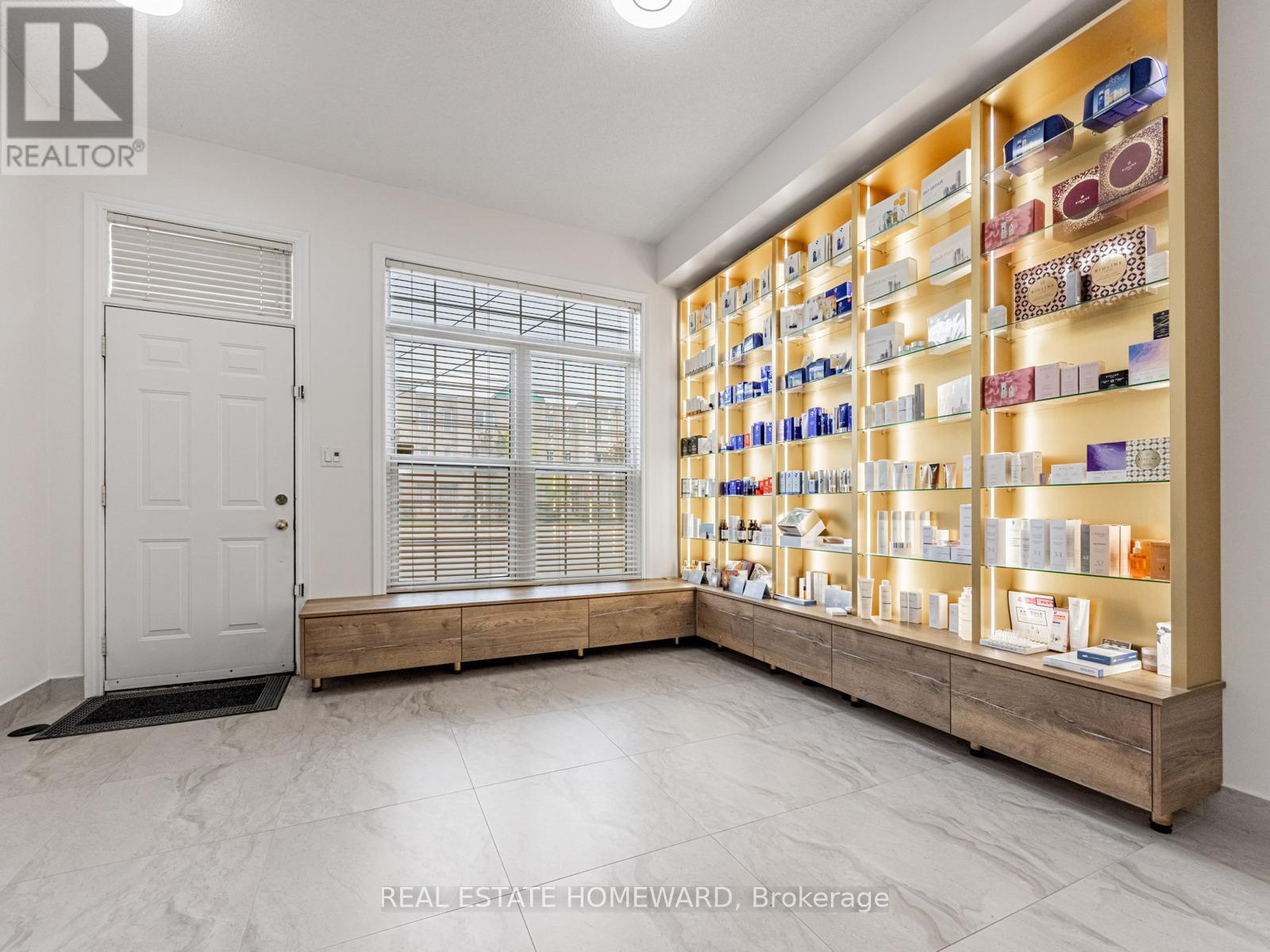 964a The Queensway, Toronto, Ontario  M8Z 1P5 - Photo 24 - W12632432