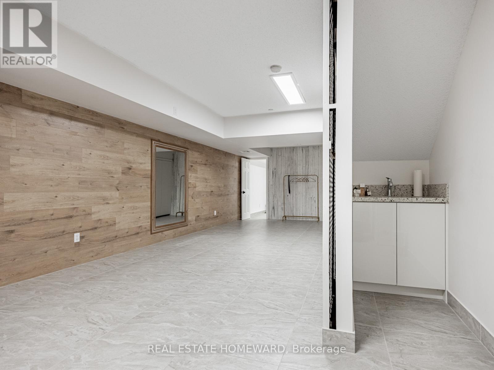 964a The Queensway, Toronto, Ontario  M8Z 1P5 - Photo 31 - W12632432