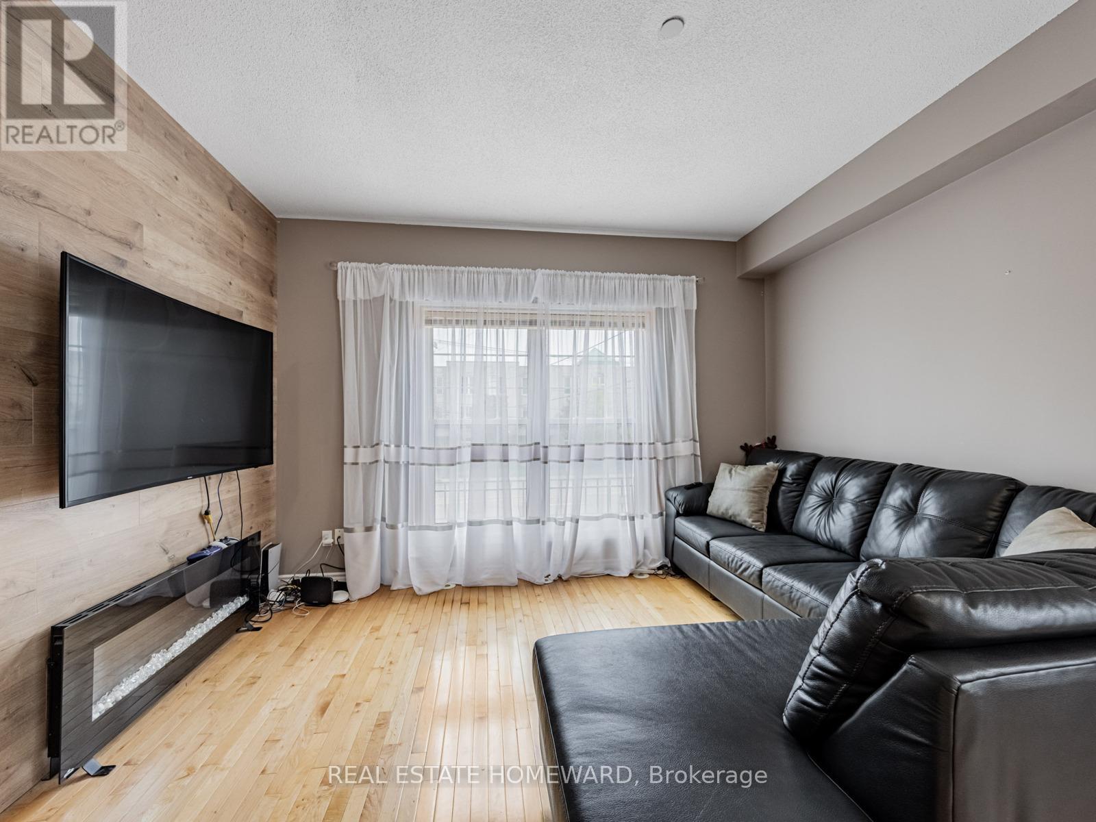 964a The Queensway, Toronto, Ontario  M8Z 1P5 - Photo 4 - W12632432