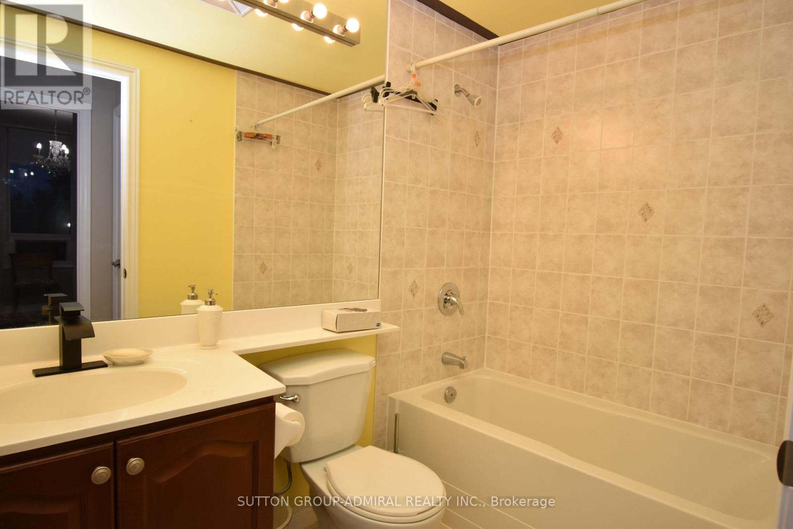 304 - 100 Promenade Circle, Vaughan, Ontario  L4J 7W7 - Photo 13 - N12530970