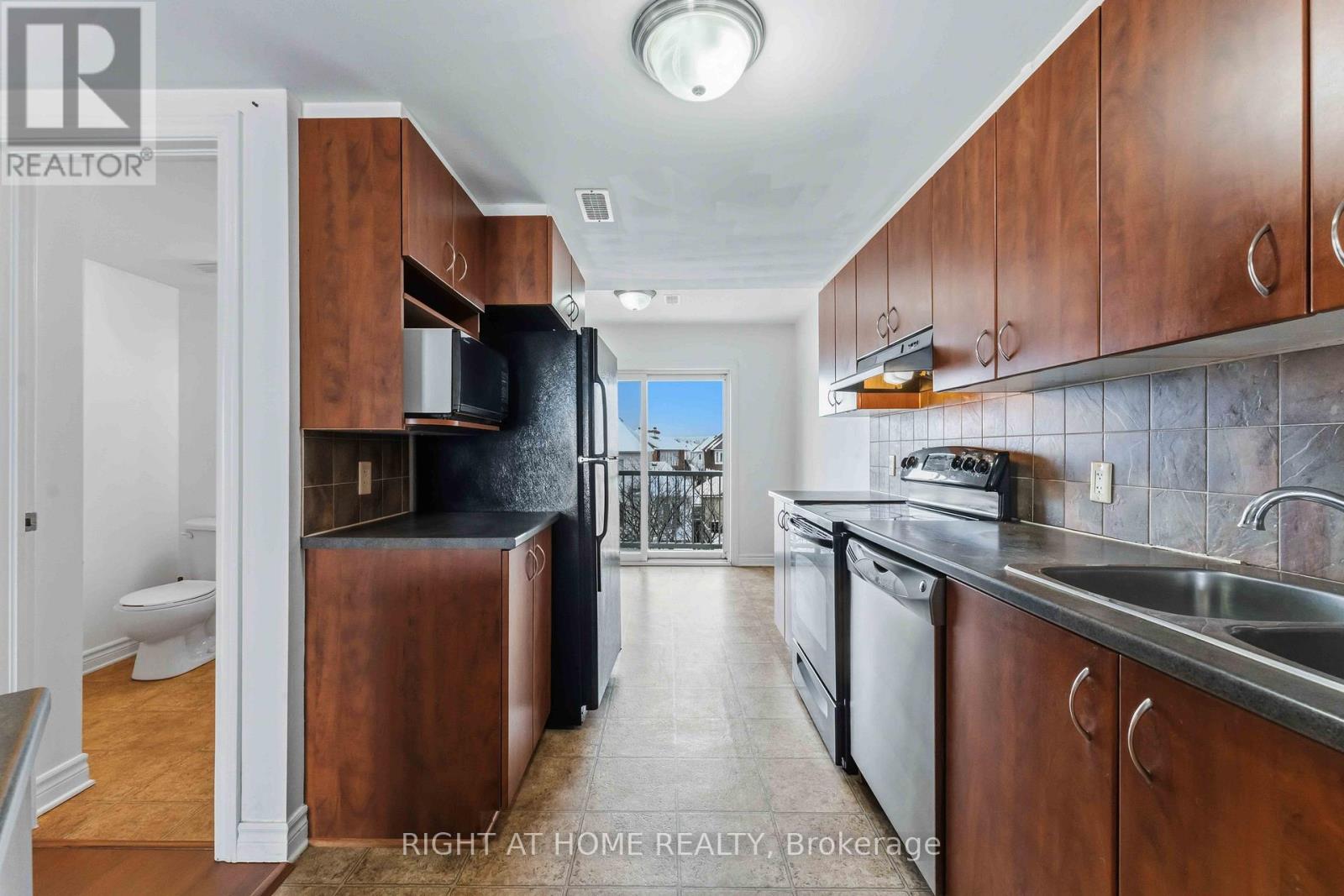 B - 455 Chapman Mills Drive, Ottawa, Ontario  K2J 5P4 - Photo 4 - X12632436