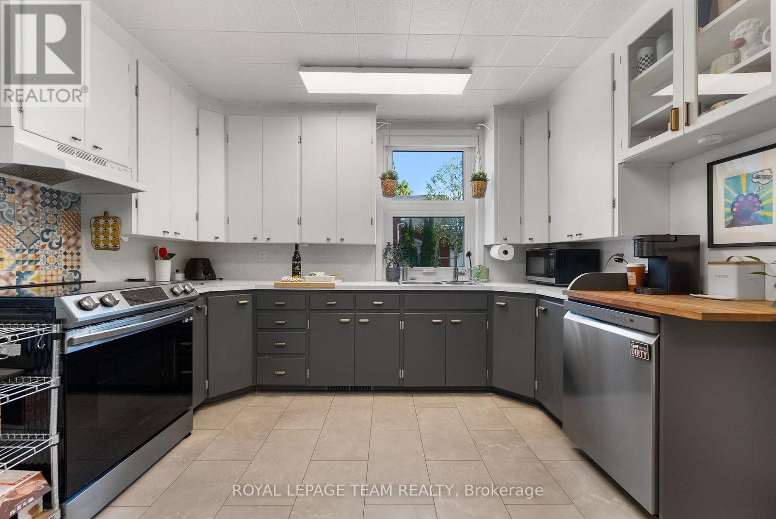 212 Prince Street W, Renfrew, Ontario  K7V 2V7 - Photo 12 - X12363102