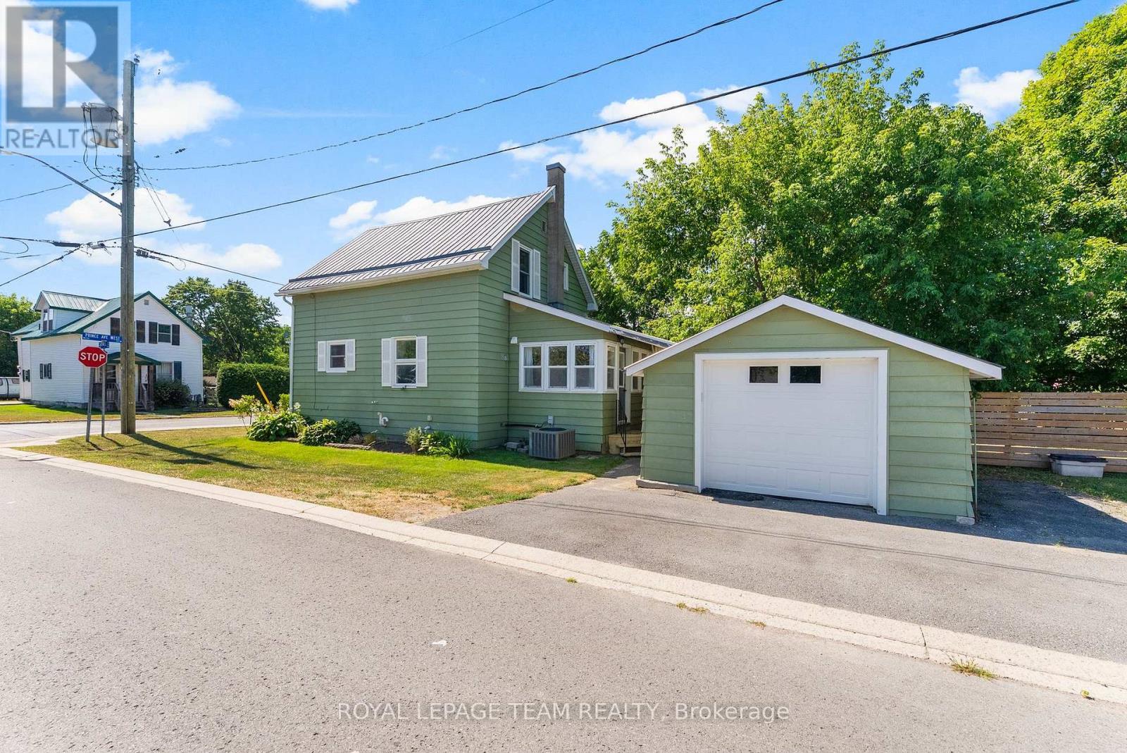 212 Prince Street W, Renfrew, Ontario  K7V 2V7 - Photo 34 - X12363102