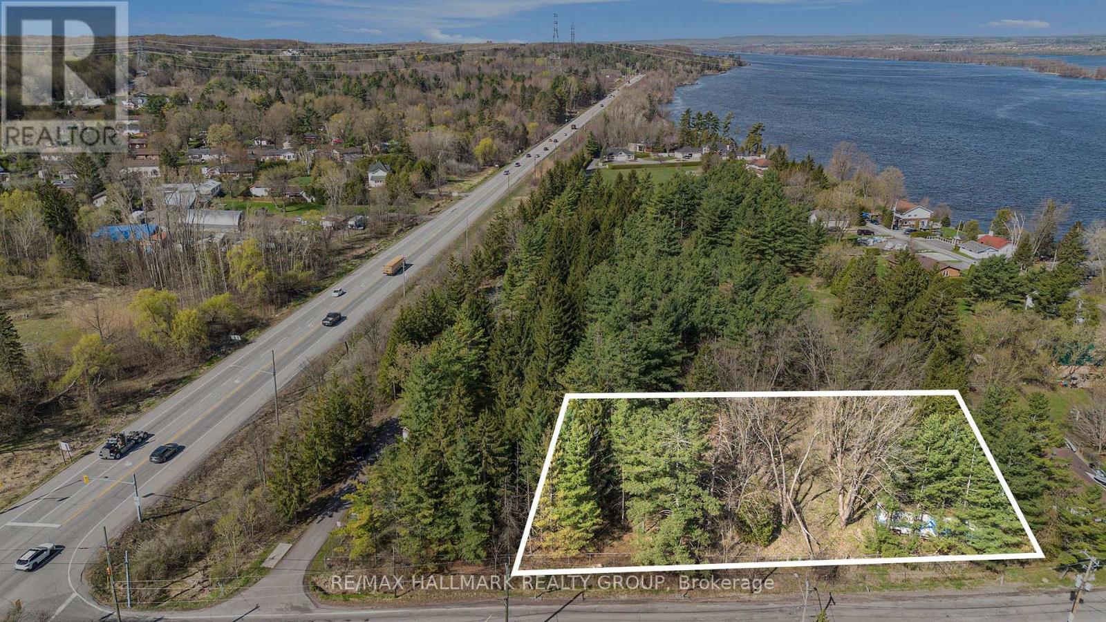 942 Cameron Street, Ottawa, Ontario K4C 1C6 - Photo 2 - X12632446