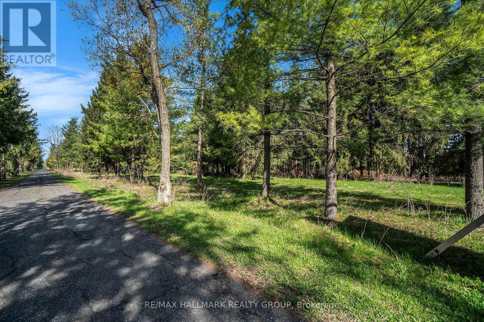 942 Cameron Street, Ottawa, Ontario K4C 1C6 - Photo 4 - X12632446