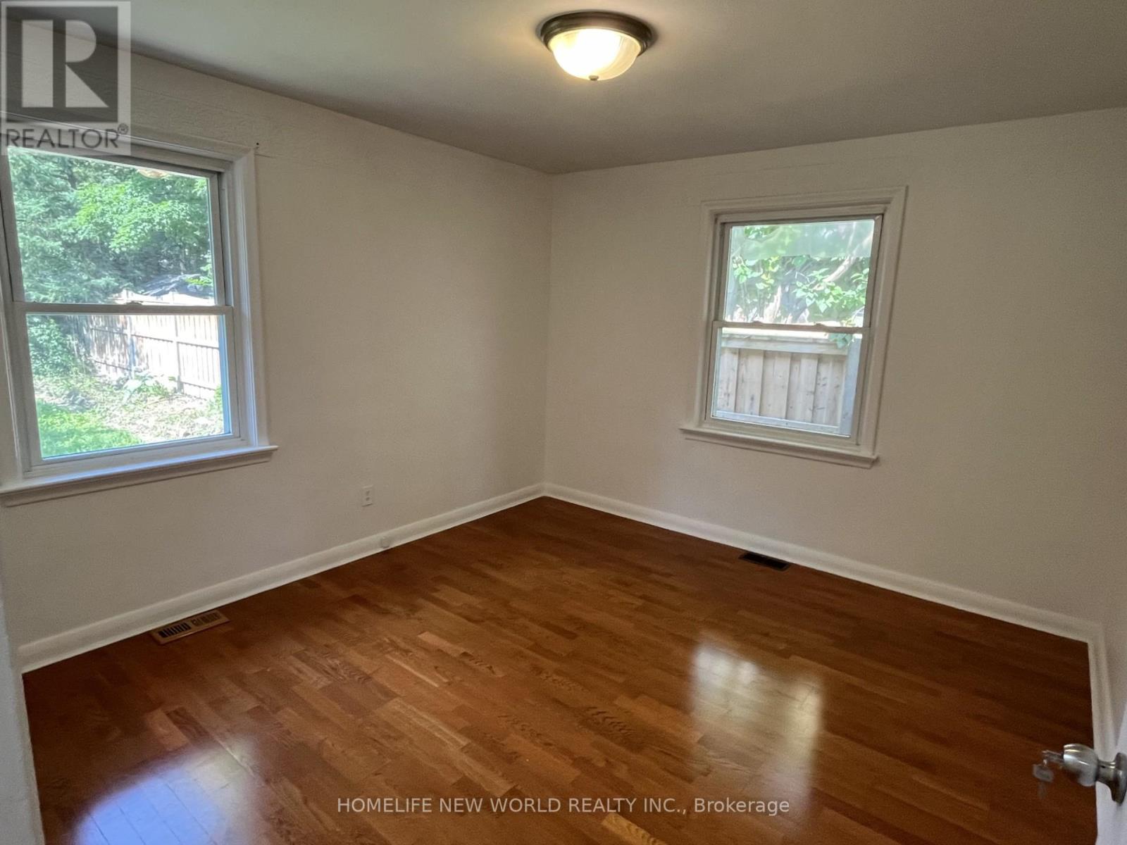 Main - 345 Centre Street E, Richmond Hill (Crosby), Ontario  L4C 1B3 - Photo 12 - N12632444