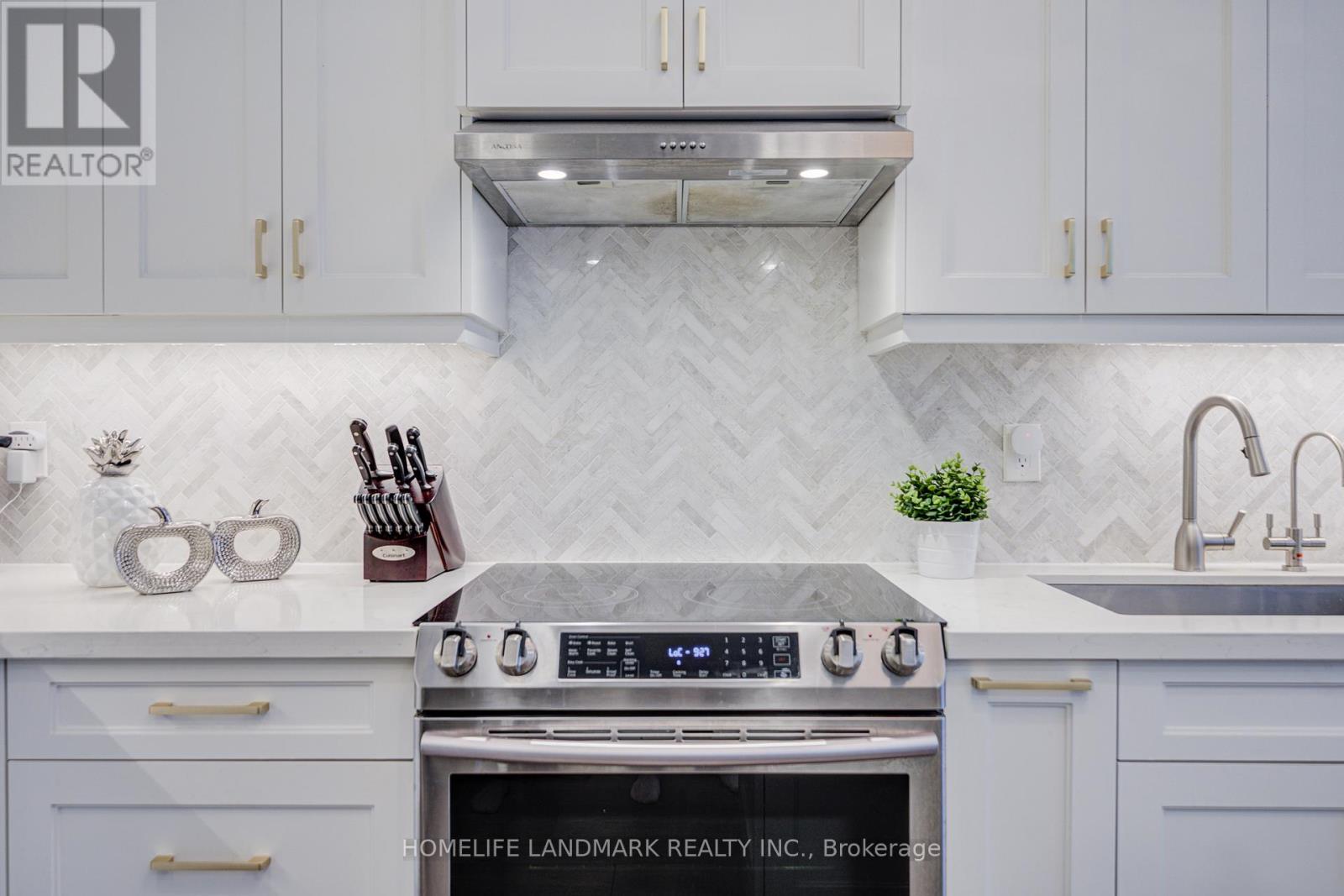 16 Gauguin Avenue, Vaughan, Ontario  L4J 9J7 - Photo 7 - N12629102