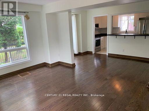 4 Juliana Square, Brampton, Ontario  L6S 2L4 - Photo 2 - W12632440