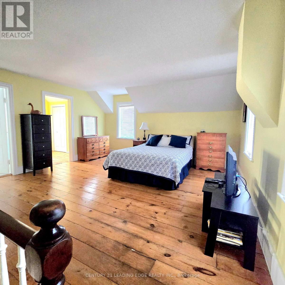 272 Pine Street, Milton (Om Old Milton), Ontario  L9T 1K5 - Photo 12 - W12632454