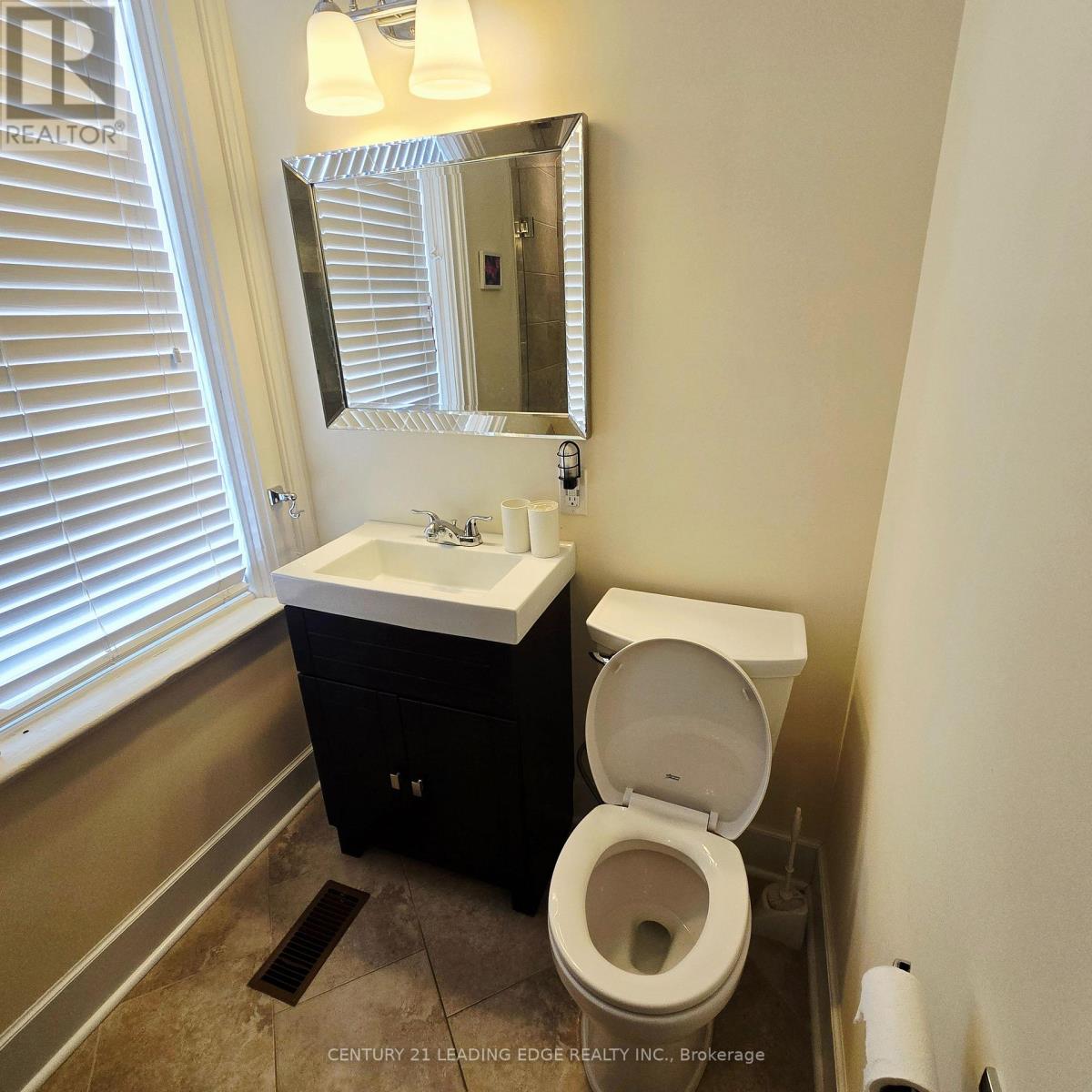 272 Pine Street, Milton (Om Old Milton), Ontario  L9T 1K5 - Photo 24 - W12632454