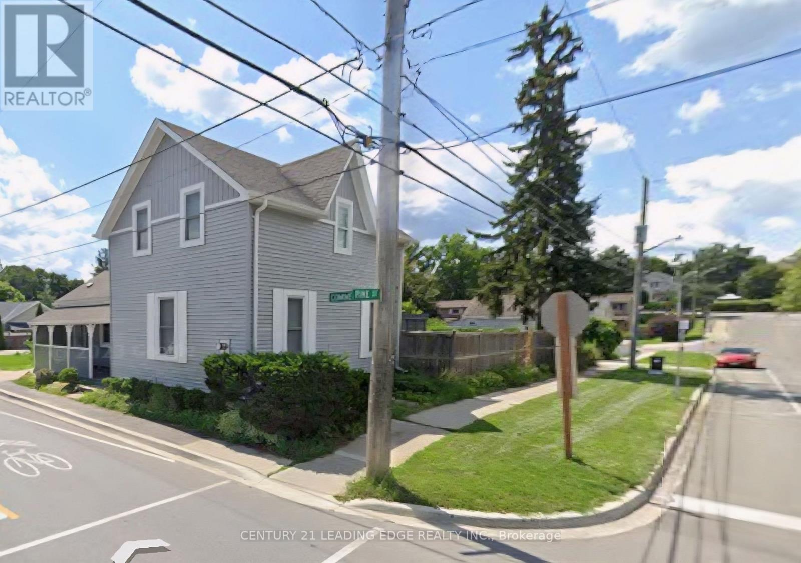 272 Pine Street, Milton (Om Old Milton), Ontario  L9T 1K5 - Photo 3 - W12632454