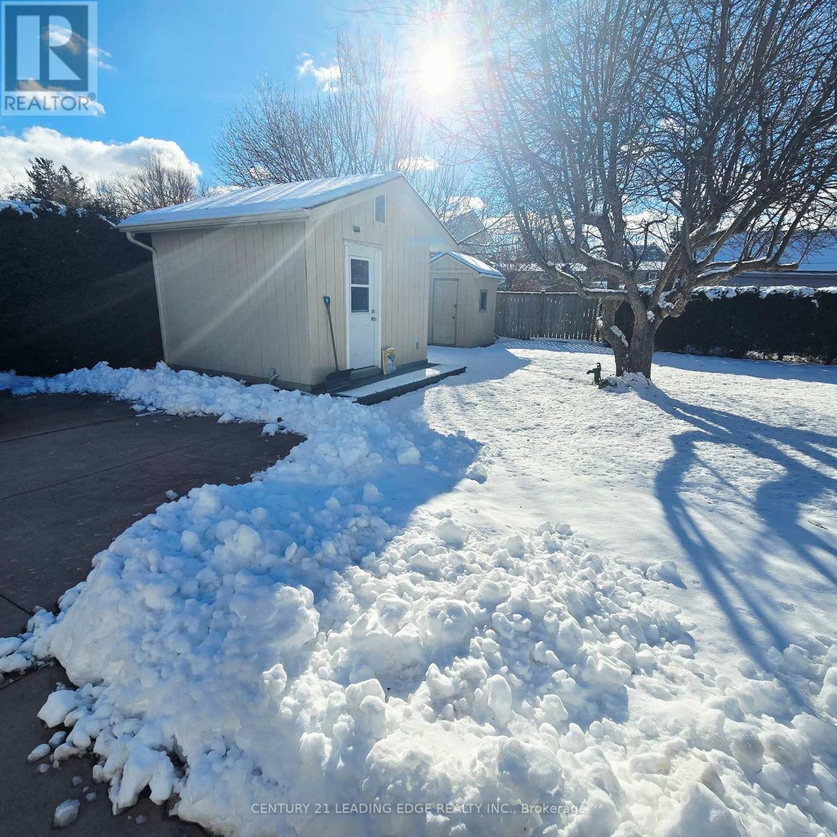 272 Pine Street, Milton (Om Old Milton), Ontario  L9T 1K5 - Photo 6 - W12632454