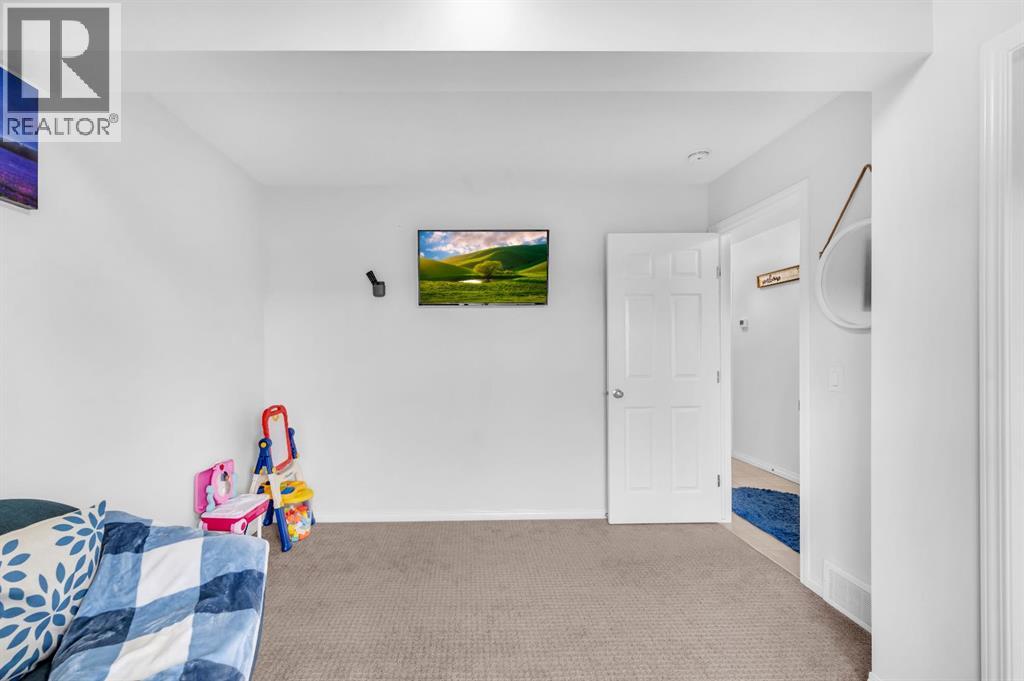 533 Savanna Boulevard Ne, Calgary, Alberta T3J 0X2 - Photo 5 - A2268216