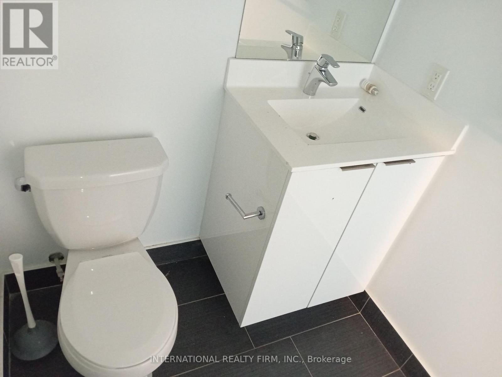 816 - 30 Shore Breeze Drive, Toronto, Ontario  M8V 0J1 - Photo 13 - W12632458