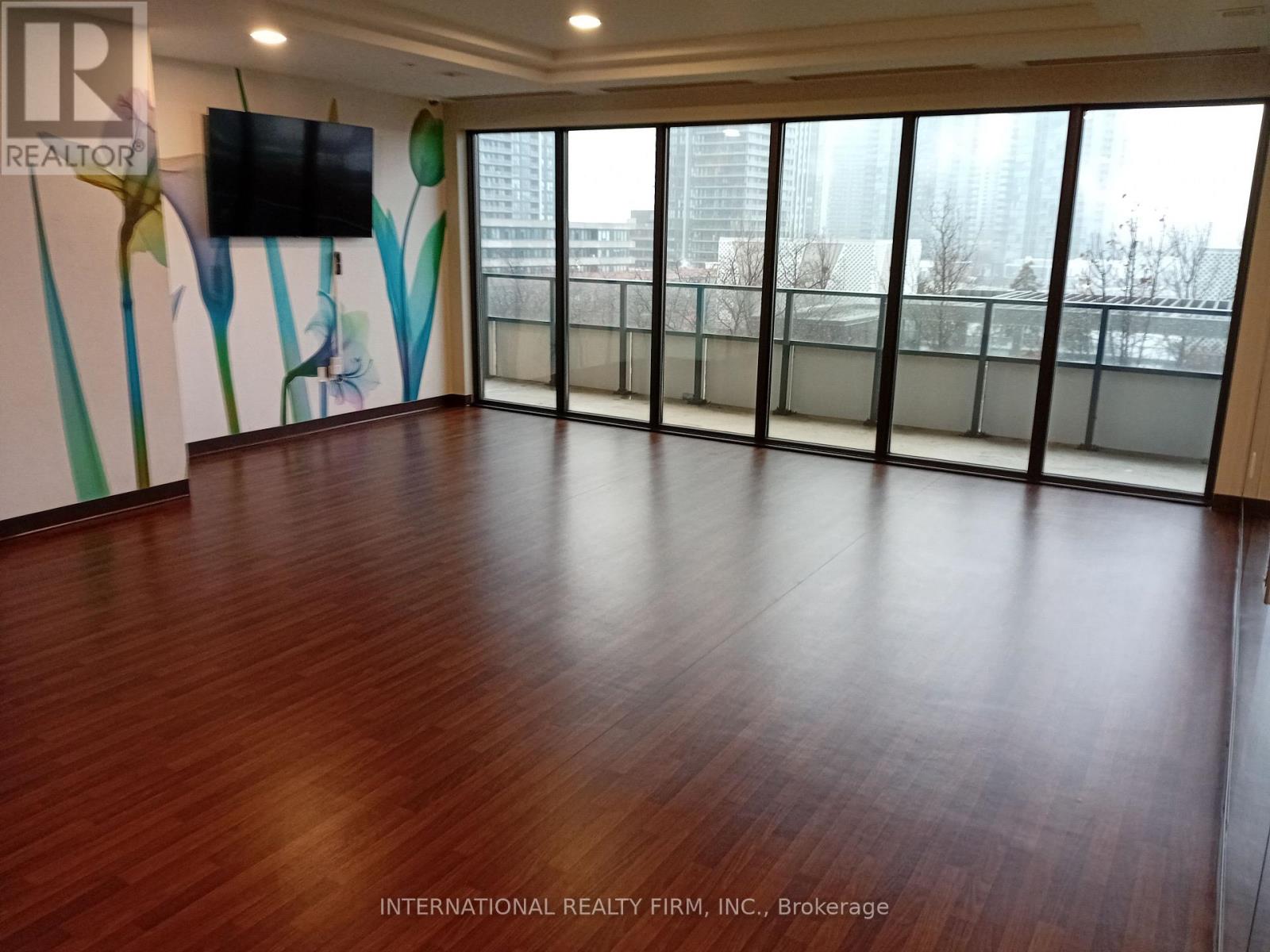 816 - 30 Shore Breeze Drive, Toronto, Ontario  M8V 0J1 - Photo 21 - W12632458