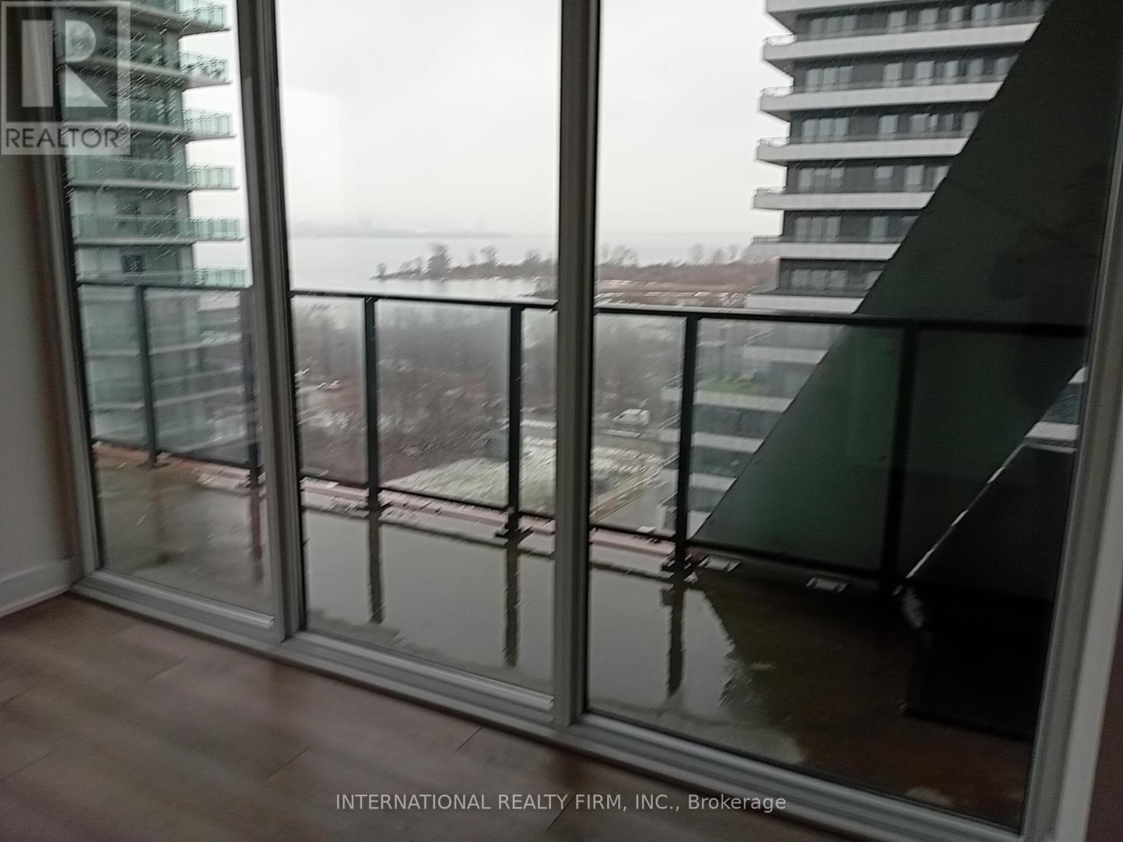 816 - 30 Shore Breeze Drive, Toronto, Ontario  M8V 0J1 - Photo 7 - W12632458