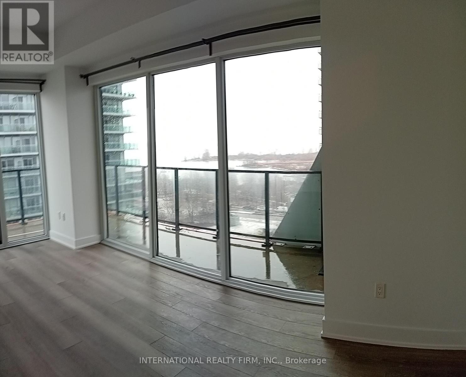 816 - 30 Shore Breeze Drive, Toronto, Ontario  M8V 0J1 - Photo 8 - W12632458