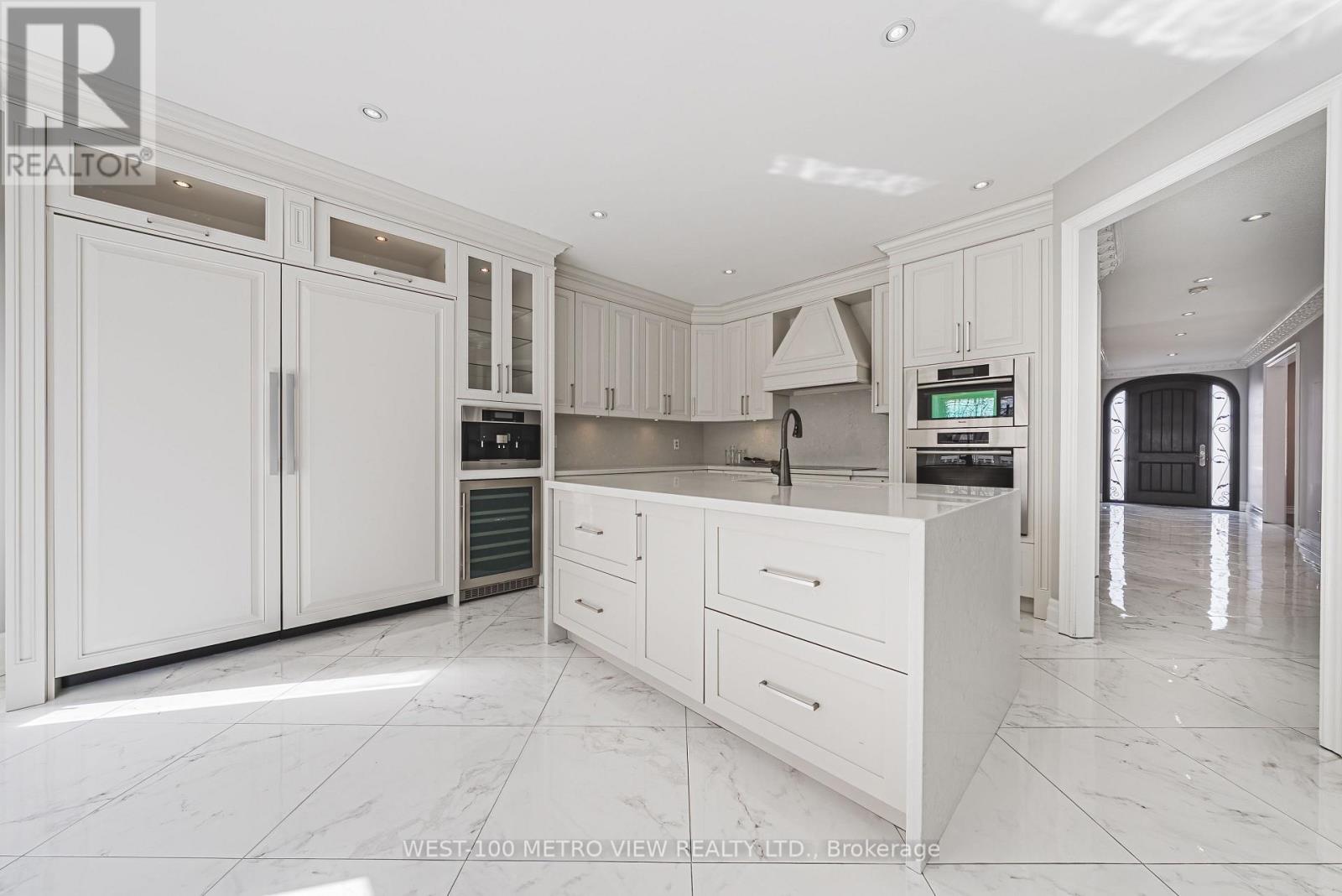 589 Glen Park Avenue, Toronto, Ontario  M6B 2G4 - Photo 13 - W12632460