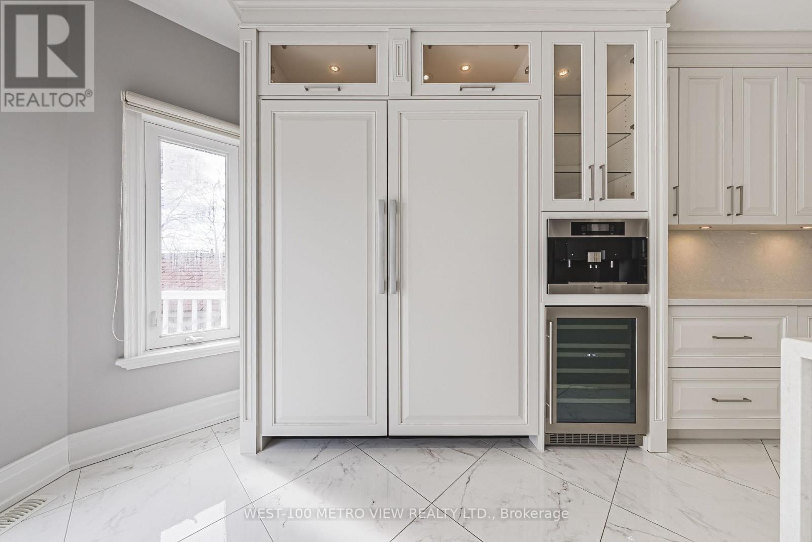 589 Glen Park Avenue, Toronto, Ontario  M6B 2G4 - Photo 15 - W12632460