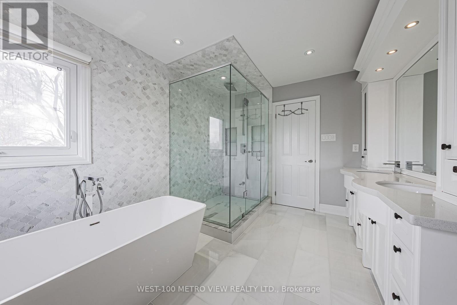 589 Glen Park Avenue, Toronto, Ontario  M6B 2G4 - Photo 17 - W12632460