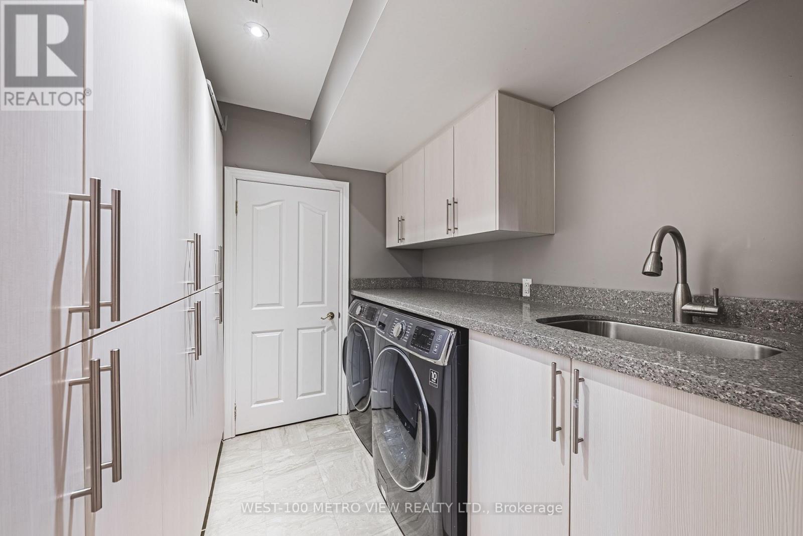 589 Glen Park Avenue, Toronto, Ontario  M6B 2G4 - Photo 21 - W12632460