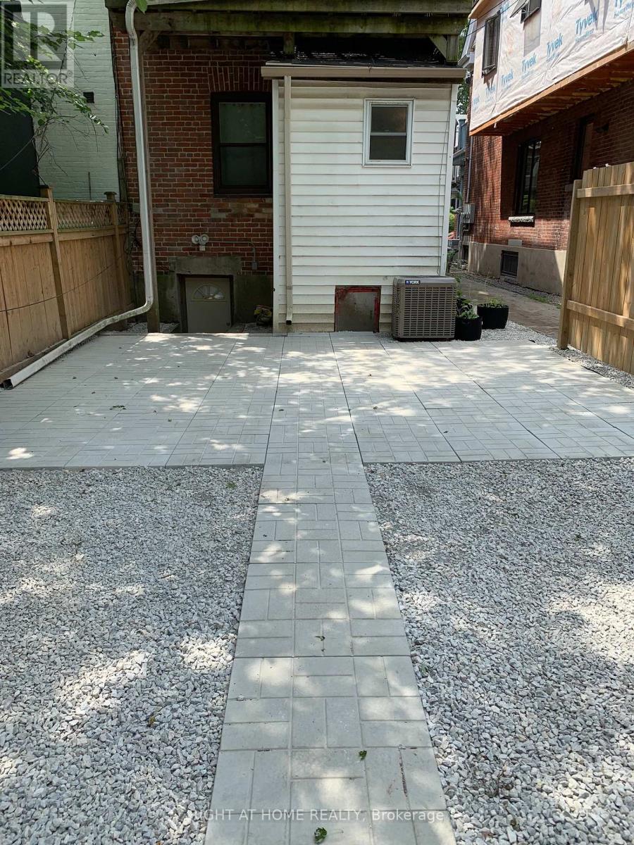 231 Albany Avenue, Toronto, Ontario  M5R 3C7 - Photo 10 - C12632472