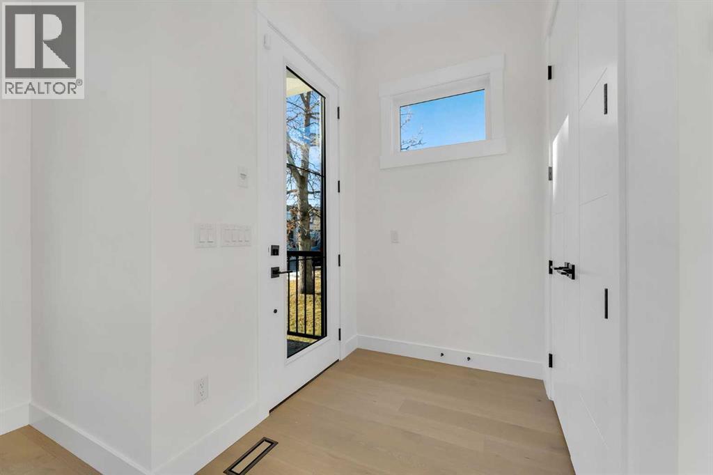 452 22 Avenue Ne, Calgary, Alberta  T2E 1T7 - Photo 3 - A2274132