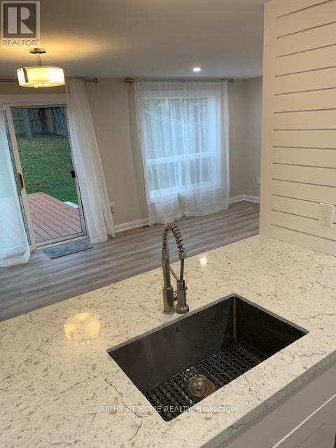 362 Dunsmore Lane, Barrie, Ontario L4M 7B2 - Photo 4 - S12632482